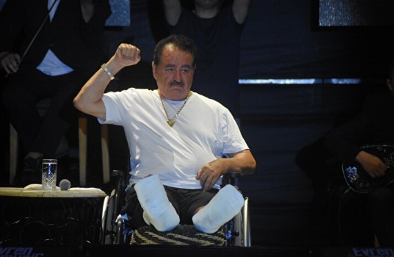 Bodrum'da kaza yapan İbrahim Tatlıses tekerlekli sandalyeyle konser verdi!